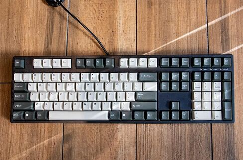 ikbc CD108 V2 لوحة مفاتيح ميكانيكية مريحة عتيقة مع مفتاح Cherry MX Brown لجهاز Win وMac، لوحة مفاتيح كاملة الحجم تستخدم أغطية مفاتيح Mistel ذات اللونين الرجعية PBT مزدوجة اللقطة لسطح المكتب والكمبيوتر المحمول in Kuwait