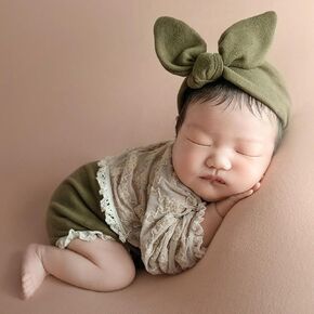 Holibeat Newborn Girl Photography Props Baby Girl Photoshoot Outfits Infant Girl Lace Romper Costume 0-2M