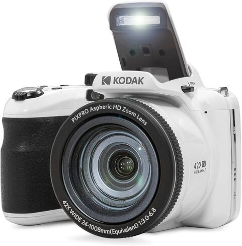 كوداك كاميرا رقمية استرو زووم AZ421 بدقة 16 ميجابكسل مع تقريب بصري 42X وشاشة LCD 3 انش (ابيض) حزمة 32GB من بيكسبرو in Kuwait