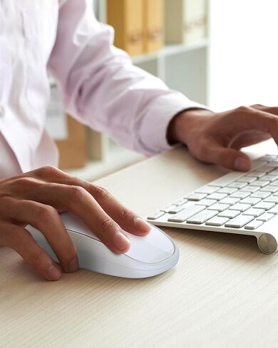 زيهو ملحقات ماوس ماجيك، قاعدة شحن مريحة للماوس السحري 2 【تتضمن حافظة تخزين】غطاء علبة شحن لاسلكي سريع لقبضة مريحة، زيادة الراحة والتحكم الكامل - ابيض in Kuwait