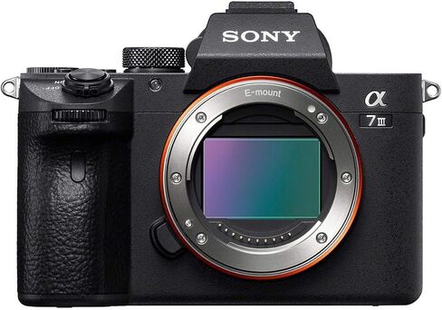 كاميرا Sony Alpha a7III رقمية كاملة الإطار بدقة 4K UHD بدون مرآة مع مجموعة عدسات مقاس 28-70 مم مع حقيبة كاميرا + بطارية إضافية + مجموعة مرشح + مجموعة برامج Mac + بطاقة SD سعة 32 جيجابايت + حافظة بطاقة SD + مجموعة تنظيف in Kuwait