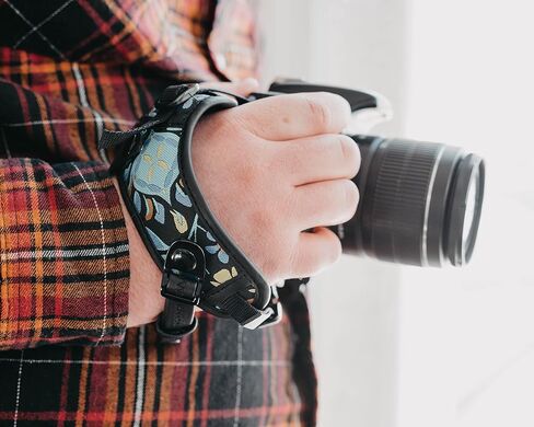 حزام يد الكاميرا، قبضة كاميرا آمنة سريعة الحريق، حزام كاميرا مبطن متوافق مع كاميرات سوني بدون مرآة وكاميرات DSLR، هدايا عيد الميلاد وأشياء تخزين، حزام كاميرا معصم مريح ممتاز in Kuwait
