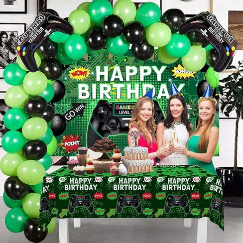 خلفية ملصق لافتة قماشية كبيرة جدًا لعيد ميلاد سعيد باللون الذهبي الوردي مع قطعتين من مفارش المائدة المقاومة للماء و50 قطعة من بالونات اللاتكس اللامعة المعدنية لمستلزمات تزيين خلفية حفلة عيد الميلاد in Kuwait