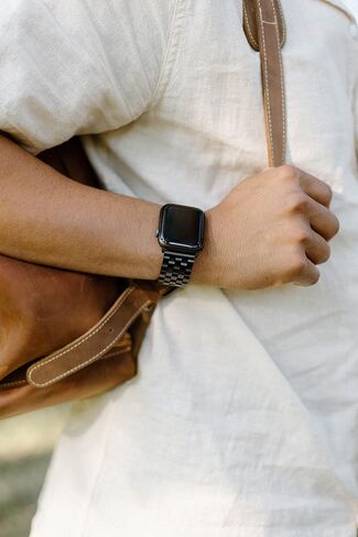 حزام ساعة معدني من الفولاذ المقاوم للصدأ 316L للرجال من Bullstrap متوافق مع Apple Watch Series 1-7 in Kuwait