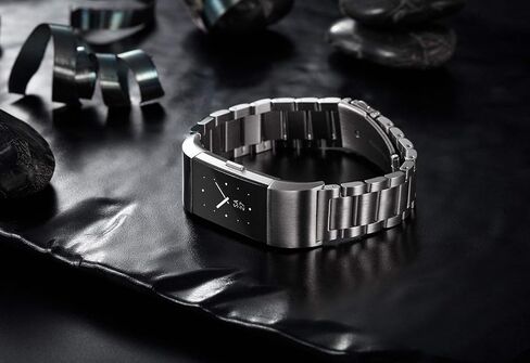 سوار معصم Fitbit Charge 2، سوار ساعة ذكي بديل من الفولاذ المقاوم للصدأ مع مشبك قابل للطي بزر مزدوج لـ Fitbit Charge 2 (فضي + ذهبي) in Kuwait