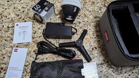 ZHIYUN G60 Combo Light، مصباح فيديو LED ثنائي اللون، CRI≥96، TLCI≥97، 300 جرام محمول 60 وات COB LED إضاءة الإخراج المستمر، التحكم في تطبيق البلوتوث، مع ملحقات تركيب Bowens DC/PD مزود الطاقة in Saudi Arabia