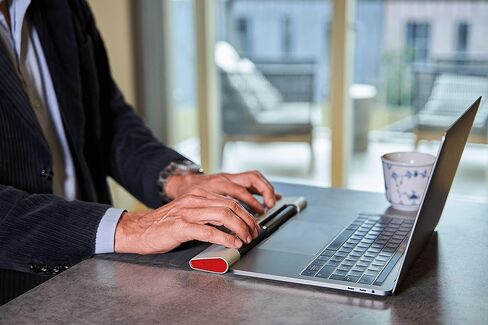 Contour Design RollerMouse Mobile - ماوس لاسلكي مريح - ماوس بلوتوث لاستخدام الكمبيوتر المحمول - ماوس كمبيوتر يمكن استخدامه بكلتا اليدين للسفر - متوافق مع أجهزة Mac والكمبيوتر الشخصي - (12 بوصة، 0.6 رطل) in Kuwait