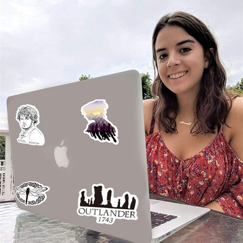 50 قطعة من ملصقات المسلسل التلفزيوني اوتلاندر لزجاجات المياه للمراهقين والبالغين | مثالية لزجاجة المياه واللابتوب والجوال وزجاجات المياه للسفر مقاومة للماء (اوتلاندر) in Kuwait