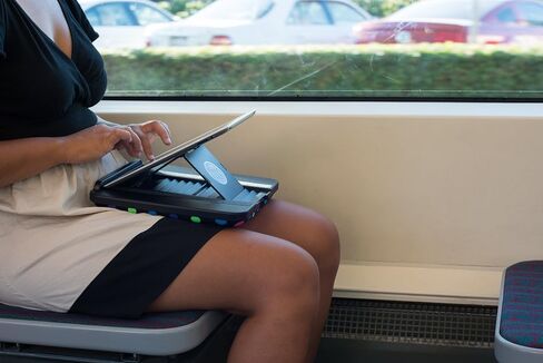 بروب آند غو سليم - وسادة آيباد مع زاوية تحكم قابلة للتعديل لأجهزة آيباد إير، آيباد ميني، آي باد برو، ايفون، تابلت، قارئ إلكتروني، والمزيد (بولكا دوت) in Kuwait