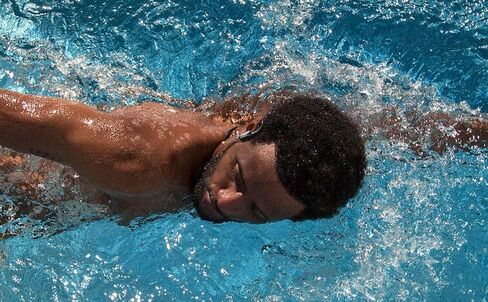 سماعات رأس توصيل عظمي، سماعات سباحة مدمجة بذاكرة 16 جيجابايت، سماعات رأس رياضية MP3 مقاومة للماء، سماعات أذن بلوتوث مدمجة بميكروفون لإلغاء الضوضاء، سماعات رأس خفيفة للغاية لممارسة السباحة والجري in Kuwait