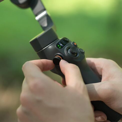 مثبت جيمبال DJI Osmo Mobile 6 للهواتف الذكية، جيمبال للهاتف ثلاثي المحاور، قضيب تمديد مدمج، تتبع الأشياء، محمول وقابل للطي، مثبت مدونة فيديو، رمادي داكن in Kuwait