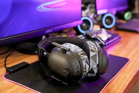 WC Freeze Blackshark - وسائد أذن جل تبريد لـ 2020-2022 Razer Blackshark V2 & V2 Pro (لا تناسب طراز 2023) من Wicked Cushions - تعزيز الراحة والسمك وعزل الصوت | أسود in Kuwait