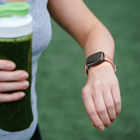 6 قطع من الأربطة الرياضية المتوافقة مع أساور Fitbit Versa 3/Fitbit Sense، أساور معصم بديلة من السيليكون الناعم الكلاسيكي لساعة Fitbit Versa 3 الذكية للنساء والرجال (صغير، 6 عبوات E) in Kuwait