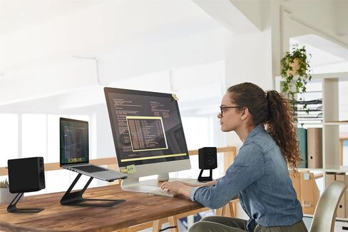 حامل سماعات سطح المكتب المرتفع Kanto SE2W لمكبرات الصوت الصغيرة وشاشات الاستوديو المدمجة مقاس 2 - 3 بوصة | 3.8 "طويل القامة | يدعم 7.1 رطل | التخميد 1.5 ملم حشوة السيليكون | زوج | أبيض in Kuwait