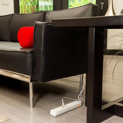 GE Pro 7-Outlet Surge Protector، سلك تمديد 12 قدم، 1080 جول، شريط طاقة، قابس مسطح، ضوء مؤشر محمي، قاطع دائرة متكامل، حامل على الحائط، مدرج في قائمة UL، أبيض، 36360 in Saudi Arabia