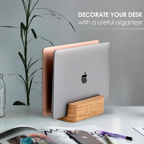 THEHRDWOOD حامل كمبيوتر محمول مزدوج حامل كمبيوتر محمول عمودي للمكتب - جميع أجهزة MacBook حامل عمودي يصل سمكه إلى 0.7 بوصة - حامل عمودي للكمبيوتر المحمول مصنوع يدويًا من الخشب الطبيعي - حامل MacBook (بلوط واحد) in Kuwait