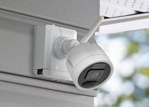 كاميرا Lorex 2K خالية من الأسلاك - خارجية وداخلية - إضافة إلى كاميرا تعمل بالبطارية ونظام مراقبة لاسلكي للمنزل والعمل - الردع النشط، واكتشاف الأشخاص - تتطلب قاعدة in Kuwait