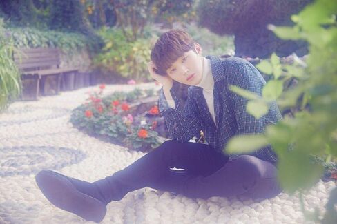 Wanna One Yoon Jisung - [Dear Diary] Special Album CD+1p Mini Poster/On+68p PhotoBook+1p Paper Frame+1p PhotoCard+1p Polaroid+Tracking K-POP Sealed in Saudi Arabia
