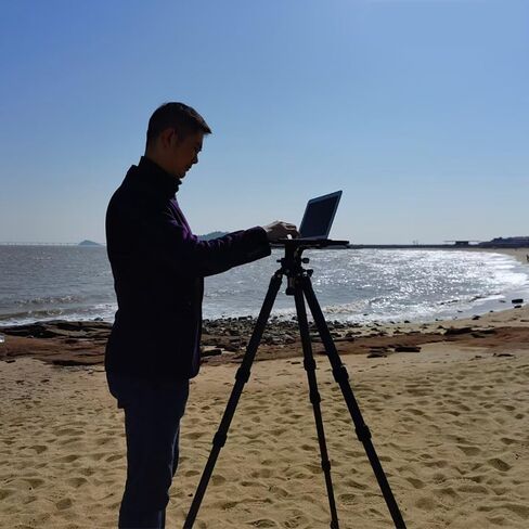 Leofoto LCH-02S 16" Laptop, Projector Tripod Tray, with Arca Swiss/RRS Compatible Dovetail in Kuwait