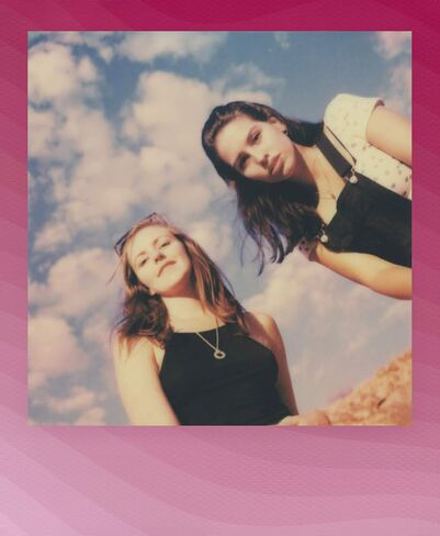 كاميرا بولارويد ون ستيب اكسبريس الفورية، أزرق منتصف الليل in Saudi Arabia