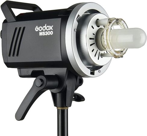 طقم إضاءة استوديو Godox MS300، فلاش ستوديو ستروب 900 وات، GN58 5600K، نظام X لاسلكي مدمج Godox 2.4G، وقت إعادة التدوير 0.1～1.8S، حامل بوينز مع صندوق سوفت بوكس ​​لشبكة قرص العسل + حامل إضاءة 110 بوصة + حقيبة in Saudi Arabia