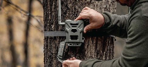SpyPoint Rechargeable 7.4V Lithium Battery Pack for Trail Camera with 5.4 amp-Hours and AC Charging Cable in Saudi Arabia