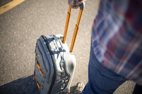 Lowepro LP37280 Whistler RL 400 AW II بكرة كاميرا متينة، رمادي داكن in Saudi Arabia