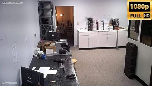 كاميرات تجسس داخلية AES - مقبس طاقة واي فاي يعمل بالبطارية لمدة 60 يومًا، كاميرا تجسس مخفية (أبيض)، 720 بكسل in Kuwait