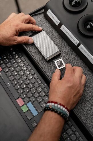 SanDisk 640GB PRO-Cinema CFexpress Type B - Up to 1700MB/s Read Speeds, 8K Video Capture, CFexpress Type B Card - SDCFEC-640G-GN4NN in Kuwait