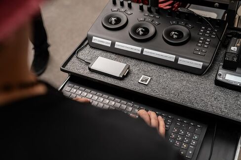 SanDisk 640GB PRO-Cinema CFexpress Type B - Up to 1700MB/s Read Speeds, 8K Video Capture, CFexpress Type B Card - SDCFEC-640G-GN4NN in Kuwait