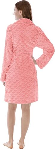 PAVILIA Short Robes for Women, Plush Soft Bathrobe Womens Lightweight, Fluffy Fuzzy Robe Knee Length, Shower Spa House Robe in Kuwait