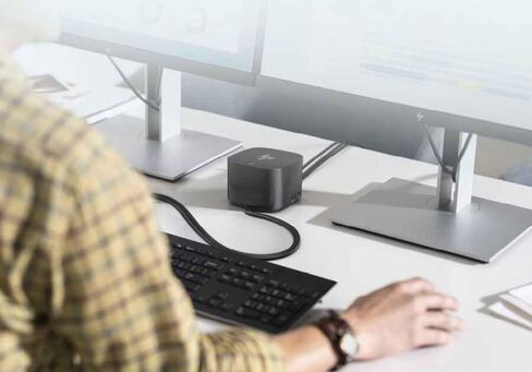 قاعدة HP Thunderbolt 4 - USB-C مزدوج، منافذ عرض مزدوجة، 4 USB-A 3.2، HDMI 2.0، RJ-45 Ethernet، شاشة 4K، متوافقة مع Win10 وأعلى، MacOS، ChromeOS، ThinPro، وLinux، أسود، مع KKE كاميرا ويب in Saudi Arabia