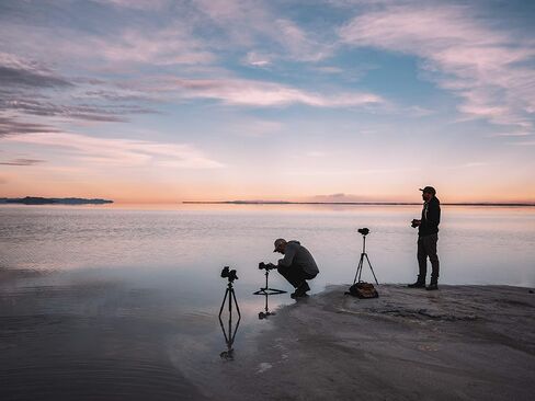 Vanguard VEO2GO265AB Aluminum Travel Tripod with Ball Head for Sony, Nikon, Canon, Fujifilm Mirrorless, Compact System Camera (CSC), DSLR in Kuwait