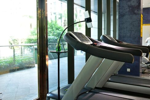 MagicHold حامل معدني لضبط ارتفاع السرير والمكتب على الأرض للهواتف الذكية اللوحية من 3 إلى 11 بوصة، متوافق مع Ipad Pro 9.7/10.5 بوصة، وIpad Air. آيباد ميني، آيفون (فضي مع صينية) in Kuwait