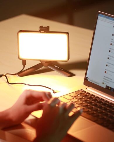 حامل ثلاثي القوائم بضوء LED K21 من ويليت in Kuwait