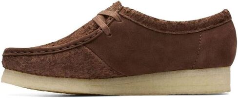 حذاء Clarks Wallabee Chukka للنساء in Kuwait