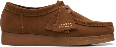 حذاء Clarks Wallabee Chukka للنساء in Kuwait