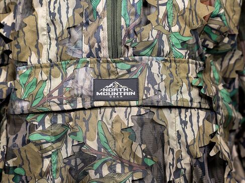 North Mountain Gear - سترة صيد مموهة فاخرة للرجال - 1/2 سحاب مع غطاء للرأس in Kuwait