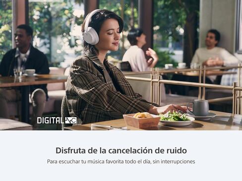 سماعات رأس بلوتوث لاسلكية بخاصية إلغاء الضوضاء من سوني WH-CH720N - ميكروفون مدمج - عمر بطارية يصل إلى 35 ساعة وشحن سريع - أبيض in Saudi Arabia