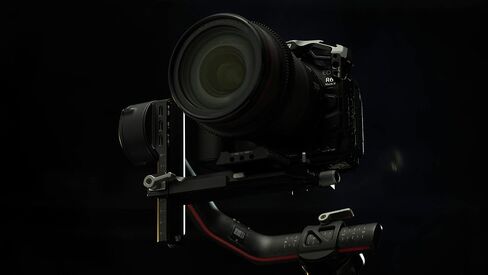 قفص كاميرا نصف Tilta متوافق مع Canon R6 Mark II، مع ملحقات التركيب عبر قضبان الناتو، وحذاء بارد و1/4 بوصة - 20 خيط مع دبابيس تحديد الموقع | TA-T45-HCC-TG (رمادي تيتانيوم) in Saudi Arabia