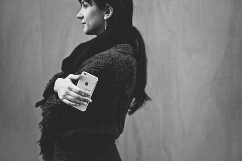 iRing IP-0BK0-1EN AAUXX Premium Set : Safe Grip and Kickstand for Smartphones and Tablets with Simplest Smartphone Mount - Rose Gold in Kuwait