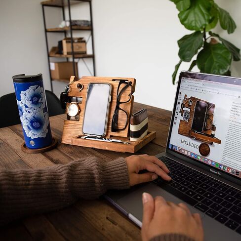 قاعدة الإرساء الخشبية للرجال تحمل مفاتيح الهاتف والساعة والمحفظة والخاتم والنظارات والخاتم تأتي مع قاعدة أكواب وكتاب إلكتروني من Peraco's in Kuwait