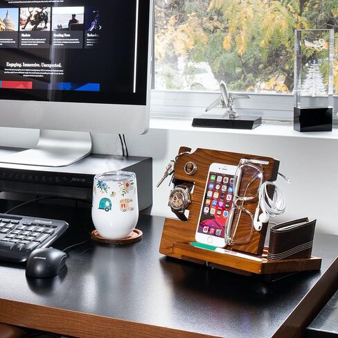 قاعدة الإرساء الخشبية للرجال تحمل مفاتيح الهاتف والساعة والمحفظة والخاتم والنظارات والخاتم تأتي مع قاعدة أكواب وكتاب إلكتروني من Peraco's in Kuwait