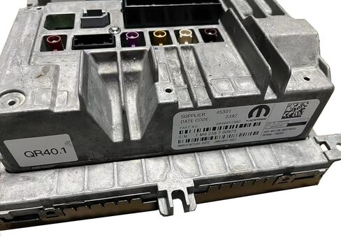 شاشة ملاحة لاسلكية بديلة لسيارة جيب جراند شيروكي 17-21 8.4 انش يو كونكت VP4 كاربلاي مع جهاز استقبال او اي ام 68332807AB 68332807AC 68448519AC 68274757AF in Kuwait