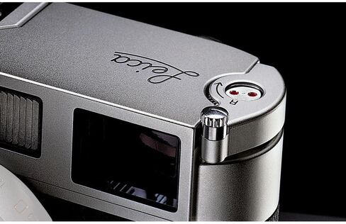 كاميرا Leica MP 0.72 Rangefinder (فضية) (10301) + برنامج Corel Photo + حافظة + حامل ثلاثي مرن + مجموعة تنظيف in Saudi Arabia