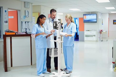 Medical Stand & Enclosure – CTA Medical Mobile Floor Stand with VESA Tablet Security Holder for iPad Air 4, iPad Pro, and Other Medium to Large Tablets (PAD-MFSV) in Saudi Arabia
