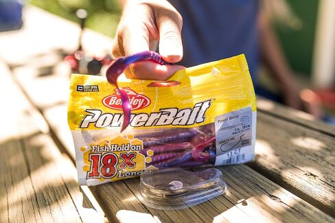 Berkley PowerBait Power Worms , Black, 4" (15 Count) in Saudi Arabia