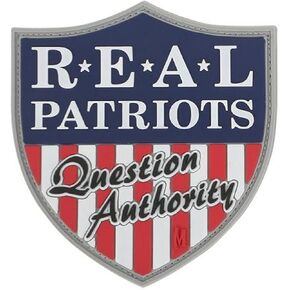 رقعة مكتوب عليها Real Patriots من ماكس بيديشن in Kuwait