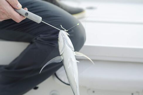 بلاك انكور مجموعة سابيكي من المياه المالحة - 2 مزيل مياه عائمة، 3 من كل رقم 4، #6، #8 سابيكي، 2 وزن رفيع للخيوط، 1 من كل 1 اونصة، 2 اونصة، 3 اونصة، 3 من كل خطاف دائري 1/0، 2/0، 3/0 in Kuwait