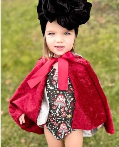 عباءة عيد الميلاد للفتيات الصغيرات، عباءة سانتا كلوز بقلنسوة، معطف كيب مخملي، ملابس تنكرية in Kuwait